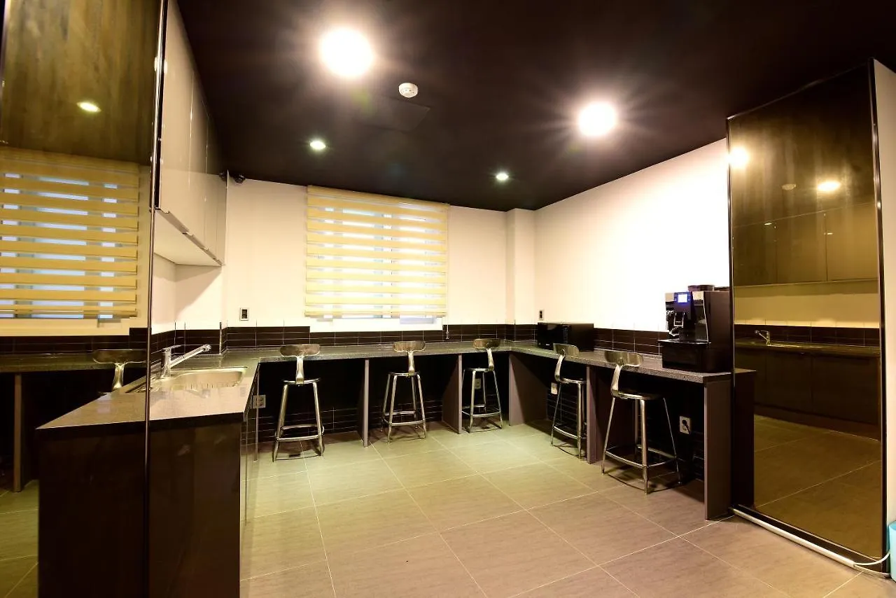 Grance Hotel Пусан 2*,