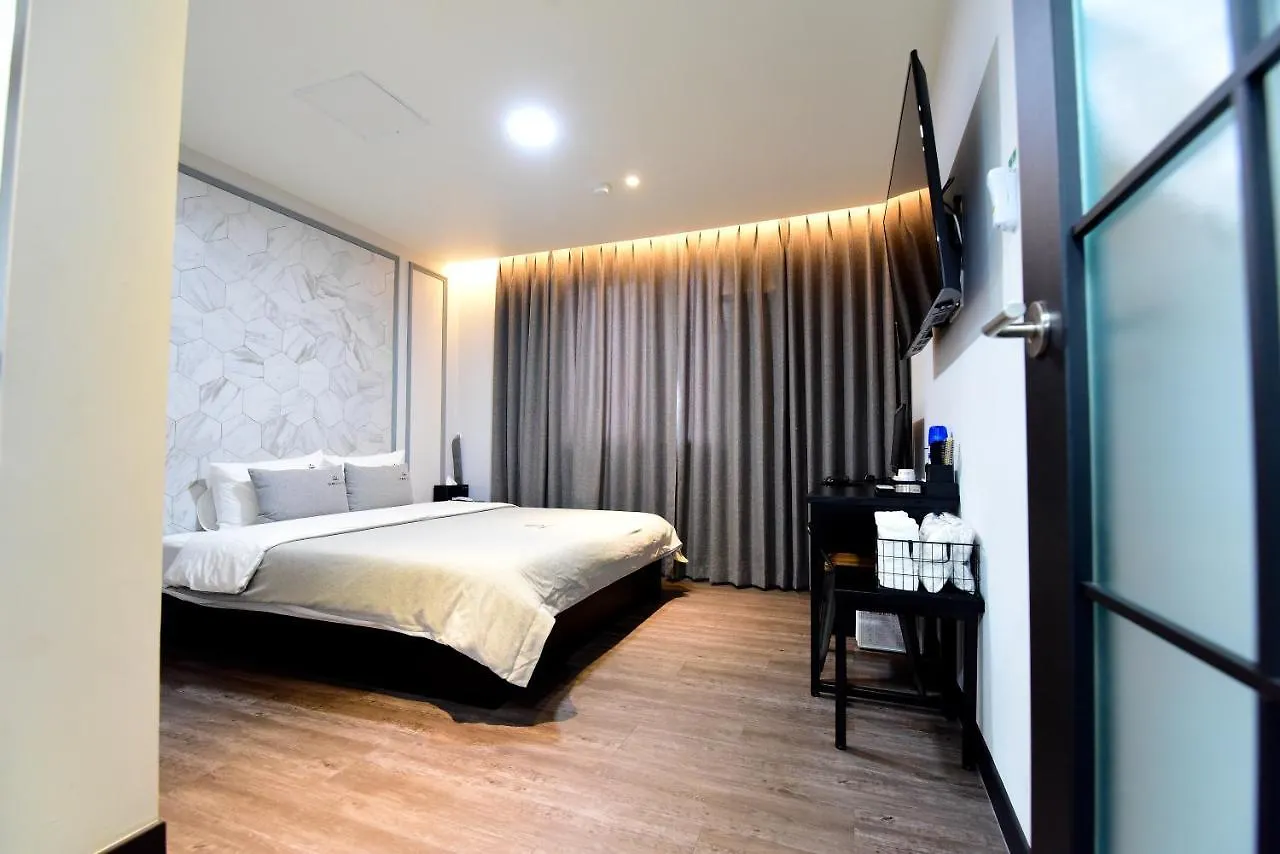 Grance Hotel Пусан 2*,  Южная Корея