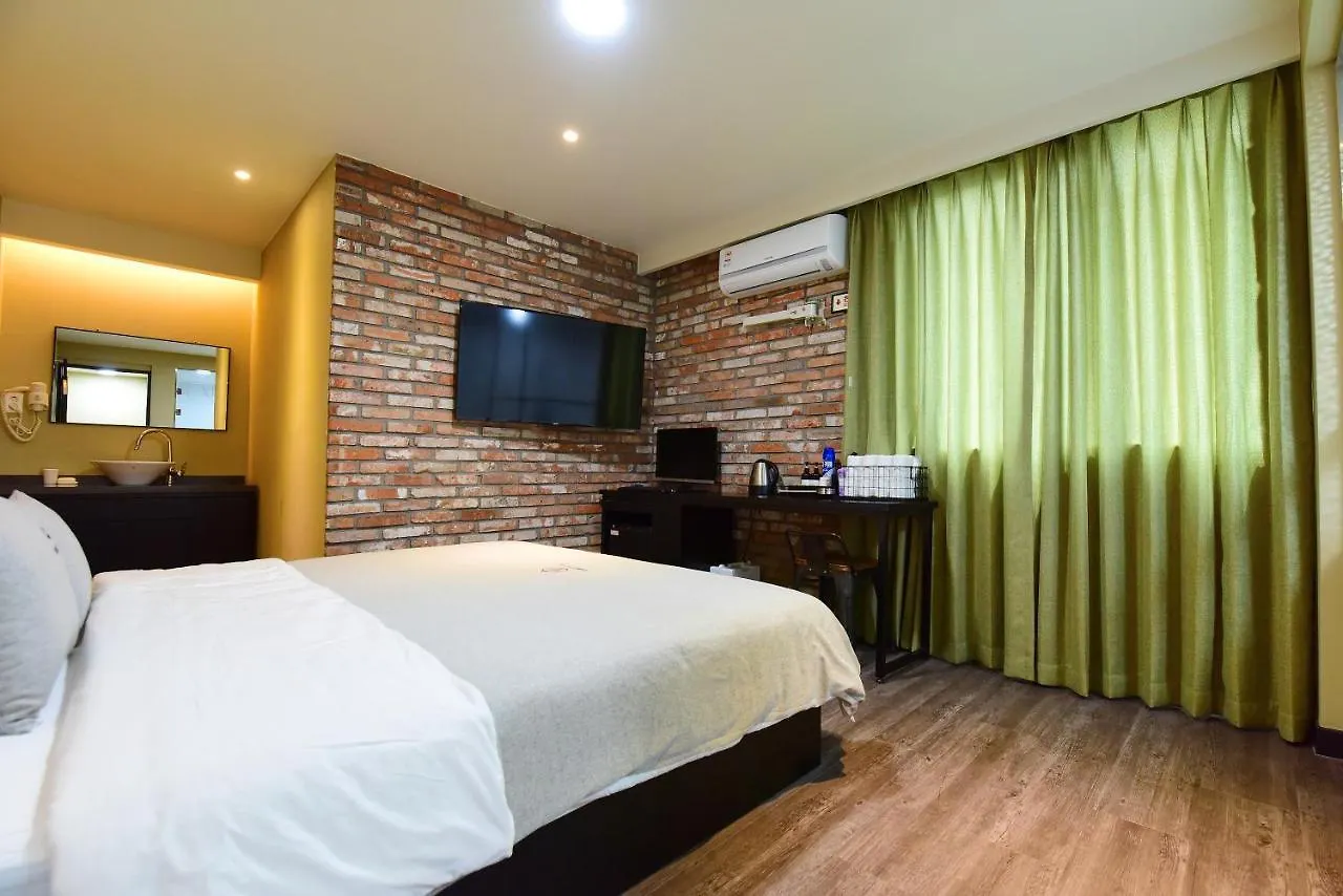 Grance Hotel Пусан 2*,