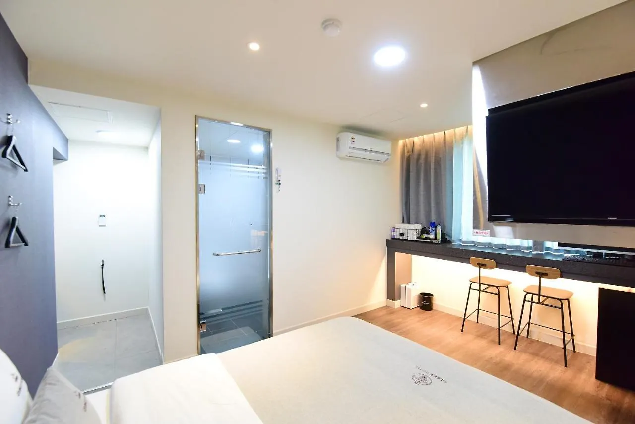 Grance Hotel Пусан 2*,  Южная Корея
