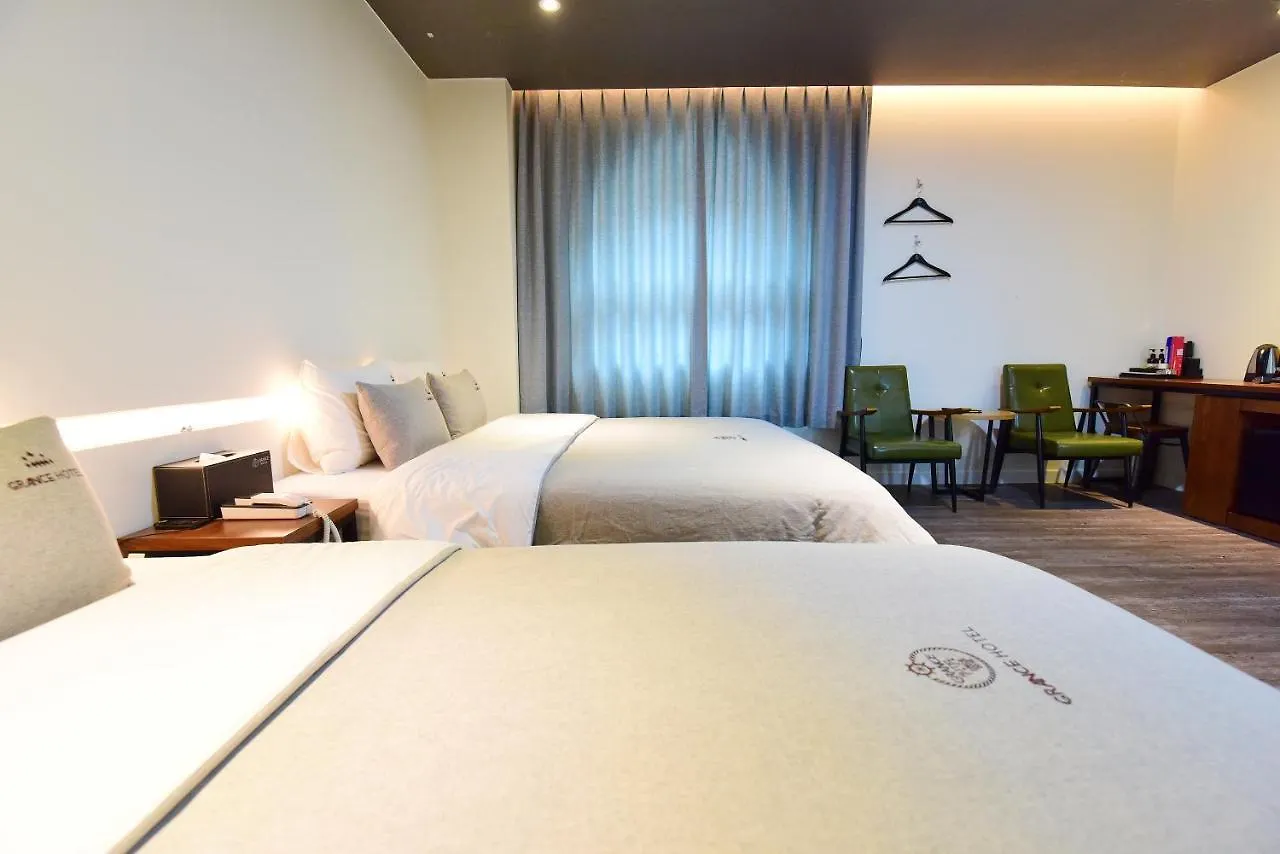 Grance Hotel Пусан 2*,